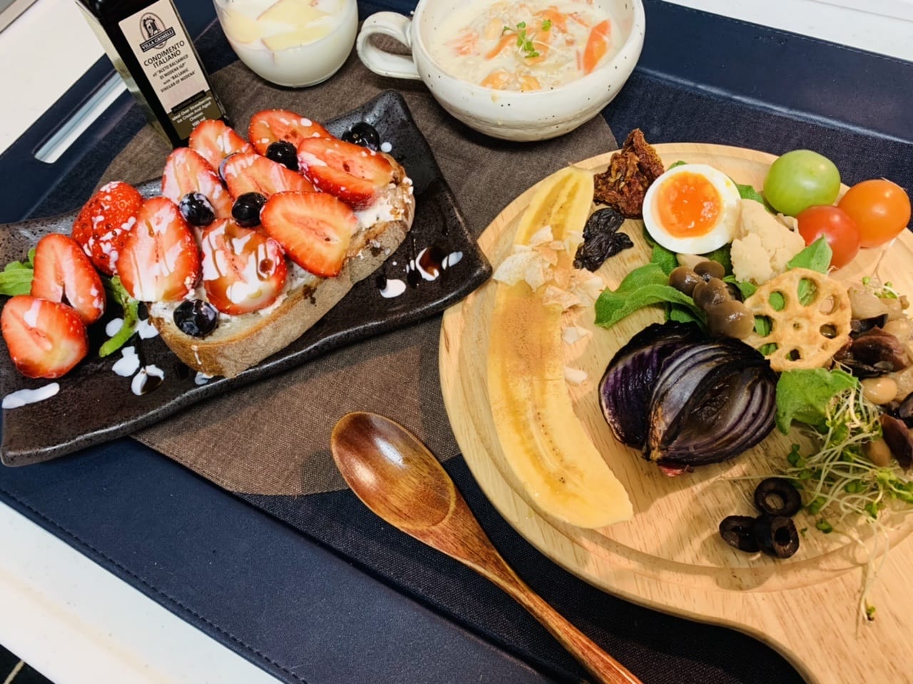 こぼれ苺トーストと母の独り占め朝食