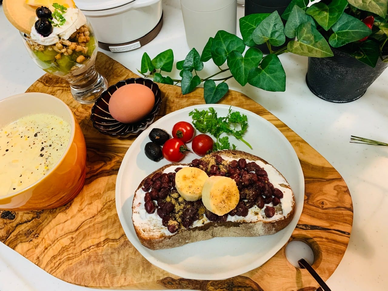 砂糖不使用の小豆トースト朝ごはん