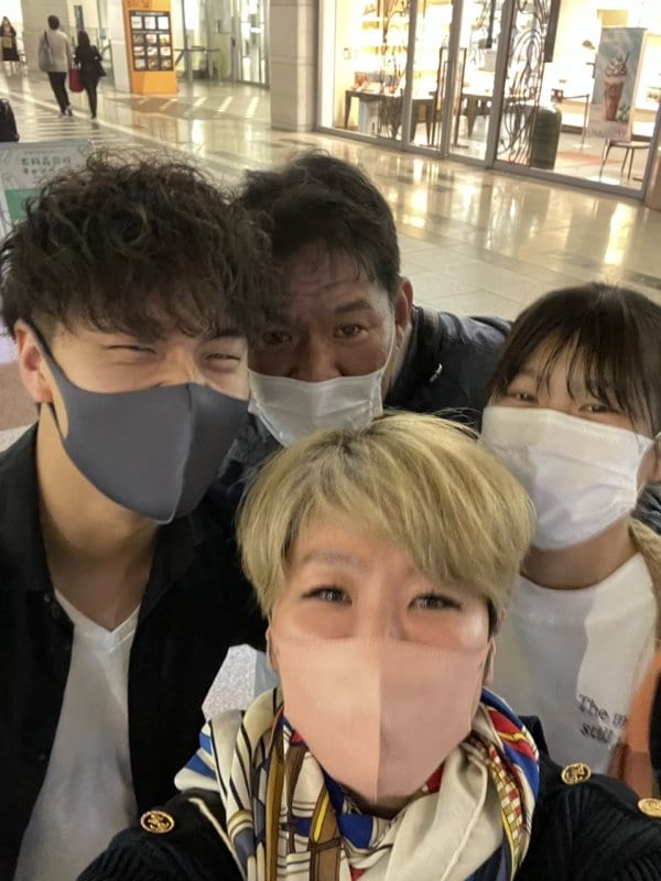 息子の初任給で祝う感動のディナー