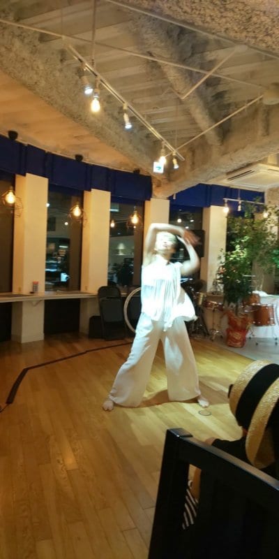 言葉より強い踊りの表現と感動の舞台