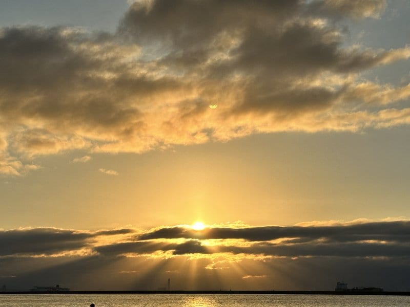 初日の出と家族で祝う穏やかな新年