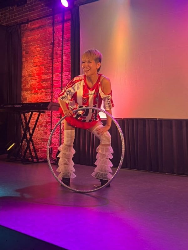 初のフープダンス挑戦と即興の舞台